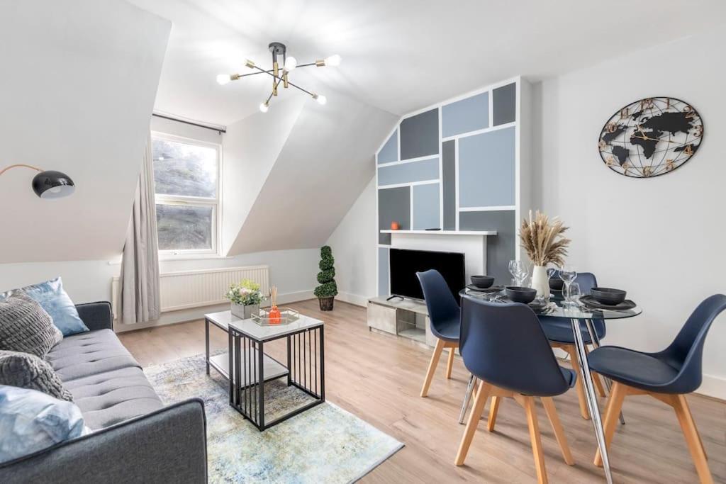 Crystal Palace Stylish Gem Slp 4 Next To Transport Apartament